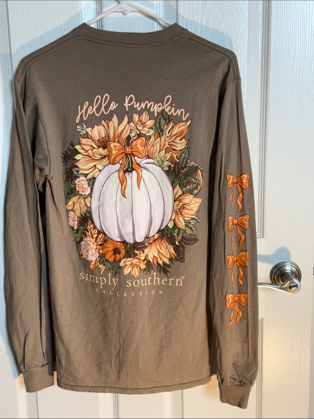 Simply Southern Women’s (Sz Small) with White Pumpkin & Orange Accents
